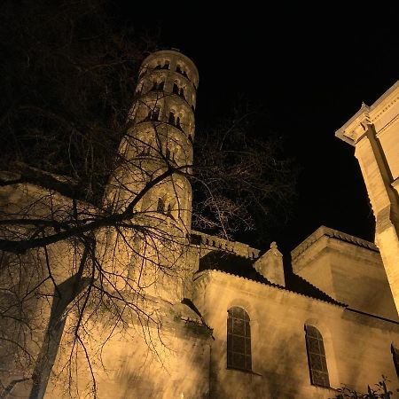 Appartement De Charme Dans Le Coeur Historique D'ユゼ エクステリア 写真